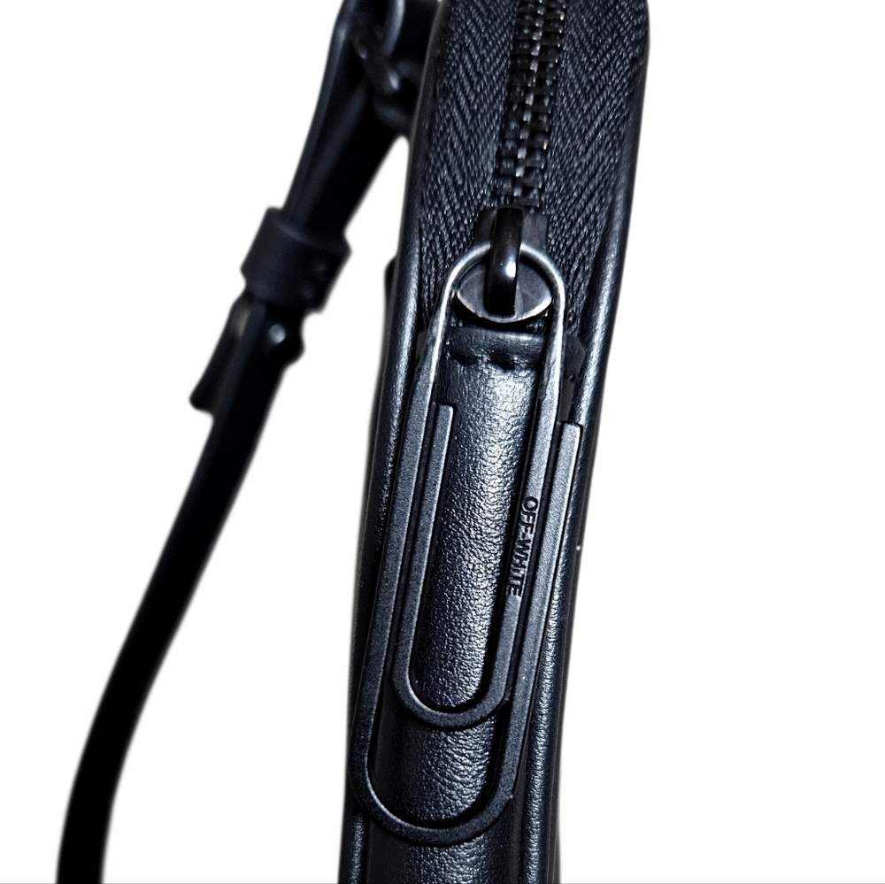 Off-White | Calfskin Crossbody Bag | Leather | Mens | Made In Italy - Picture 8 of 16